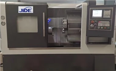 Poate fi utilizată o mașină de strunjire CNC pentru producția mică de loturi?